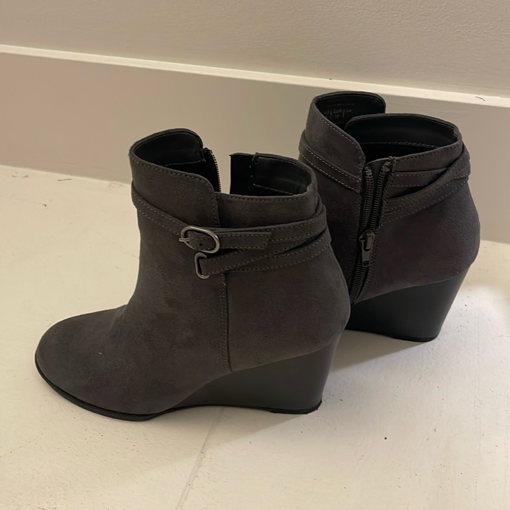 Market & Spruce grey ankle booties